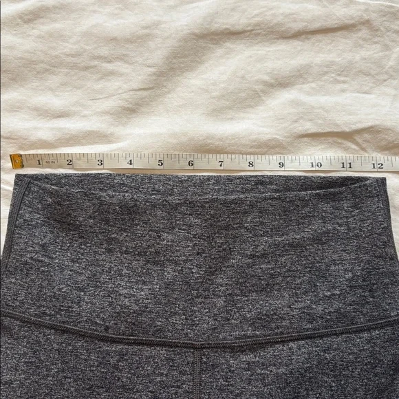 Lululemon Wunder Under High Rise 28" in Heathered Black - Picture 9 of 9